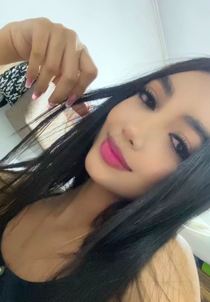 Cata — real girl live on webcam for random video chat